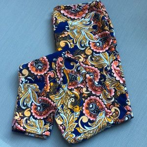 EUC LuLaRoe OS Paisley Leggings